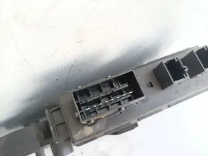 Foto de MOTOR ELEVALUNAS DELANTERO DERECHO CITROEN XSARA PICASSO referencia 9682495580 foto 3