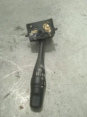 Foto de MANDO LIMPIA NISSAN MICRA (K11) 1.0 16V CAT (54 CV / 40 KW) referencia 252605F800