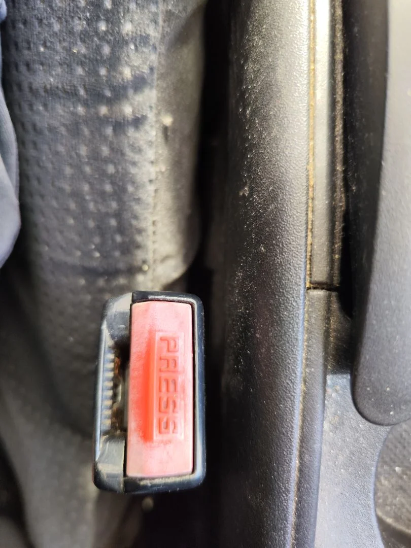 Foto de ENGANCHE CINTURON DELANTERO IZQUIERDO CITROEN C4 BERLINA 1.6 16V HDi (90 CV / 66 KW)