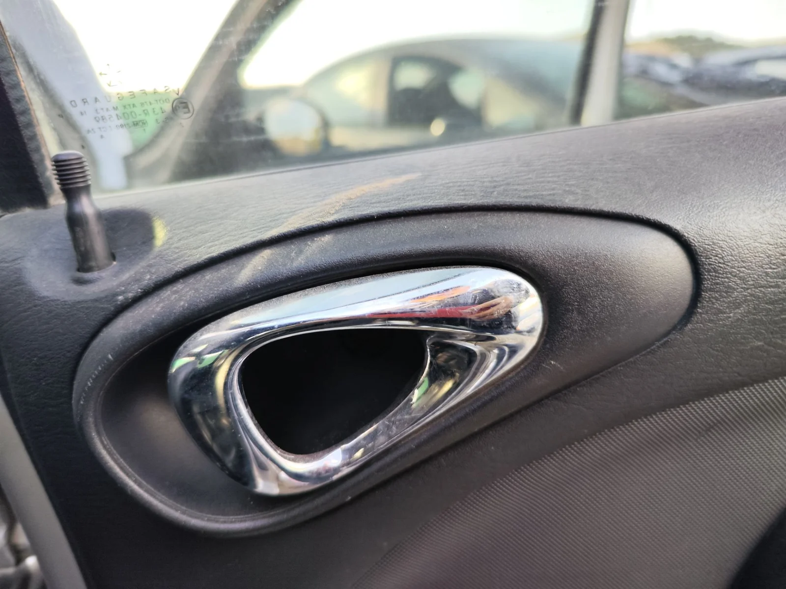 Foto de MANETA INTERIOR TRASERA DERECHA CHRYSLER PT CRUISER 2.2 CRD CAT (121 CV / 89 KW)