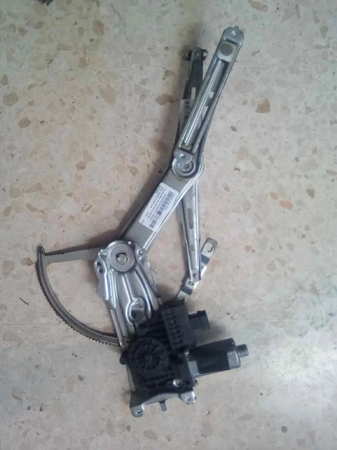 Foto de ELEVALUNAS DELANTERO DERECHO OPEL ZAFIRA A referencia 90579200
