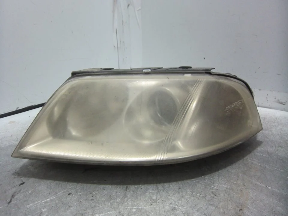 Foto de FARO IZQUIERDO VOLKSWAGEN PASSAT VARIANT (3B6) referencia 3B0941015AN
