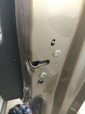 Foto de CERRADURA PUERTA DELANTERA DERECHA CITROEN C3 PICASSO 1.6 16V (120 CV / 88 KW)