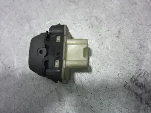 Foto de MANDO ELEVALUNAS DELANTERO DERECHO DACIA LOGAN II 1.5 dCi Diesel FAP CAT (75 CV / 55 KW) referencia 254214937R foto 2