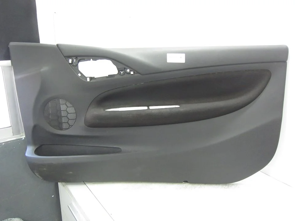 Foto de GUARNECIDO PUERTA DELANTERA DERECHA CITROEN DS3 1.6 e-HDi FAP (92 CV / 68 KW) referencia 96743229ZD