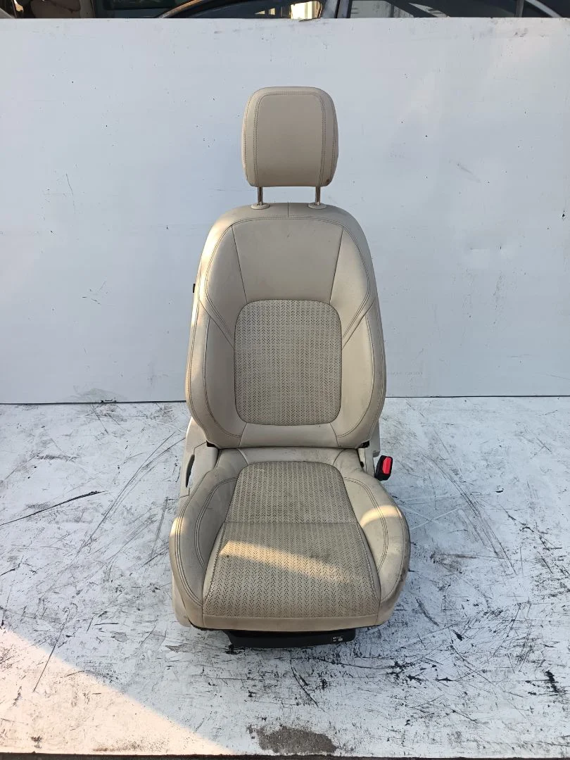 Foto de ASIENTO DELANTERO IZQUIERDO JAGUAR XF 2.0 Diesel CAT (163 CV / 120 KW)