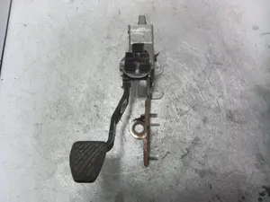 Foto de PEDAL FRENO NISSAN QASHQAI (J10) 2.0 16V CAT (141 CV / 104 KW)