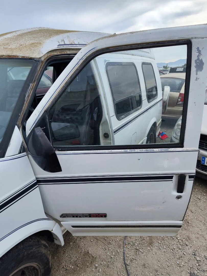 Foto de LUNA DELANTERA IZQUIERDA CHEVROLET ASTRO VAN 4.3 V6 CAT (189 CV / 139 KW)