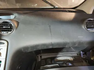 Foto de AIRBAG DELANTERO DERECHO PEUGEOT 308 SW 1.6 HDi FAP CAT (9HZ / DV6TED4) (109 CV / 80 KW) referencia 8216RQ