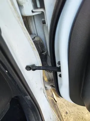 Foto de RETENEDOR PUERTA KIA CEED (JD) 1.4 CAT (99 CV / 73 KW)