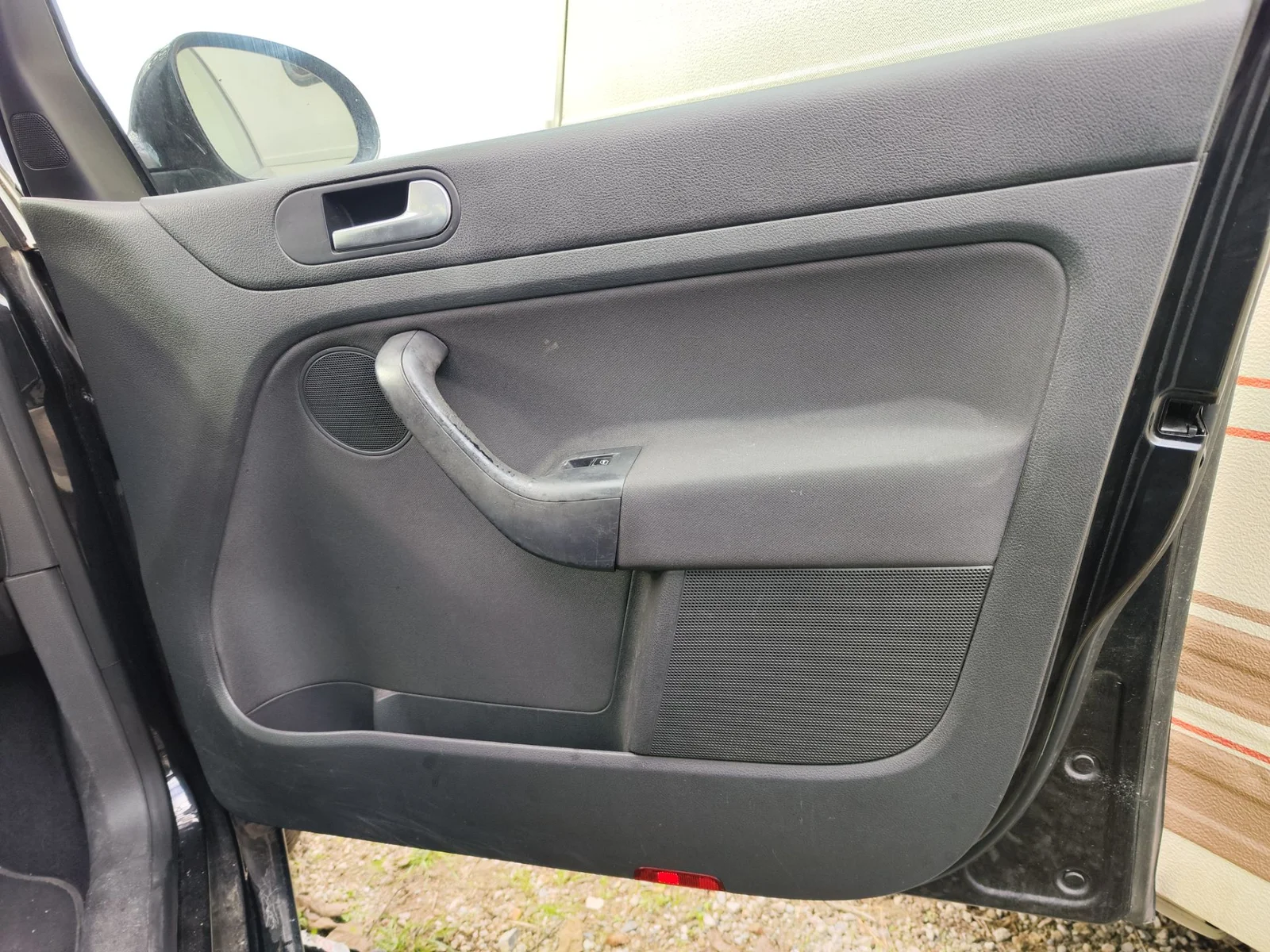 Foto de GUARNECIDO PUERTA DELANTERA DERECHA VOLKSWAGEN GOLF PLUS V (5M1) 1.9 TDI (105 CV / 77 KW)