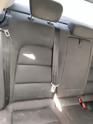 Foto de ASIENTO TRASERO MEDIO AUDI A4 BERLINA (8K2) 2.0 16V TDI (143 CV / 105 KW) foto 3