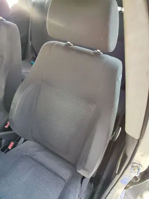 Foto de ASIENTO DELANTERO IZQUIERDO VOLKSWAGEN POLO IV (9N1) 1.4 16V (75 CV / 55 KW) foto 2