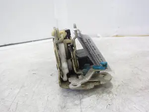 Foto de CERRADURA PUERTA DELANTERA DERECHA DAEWOO KALOS 1.2 CAT (72 CV / 53 KW) foto 2