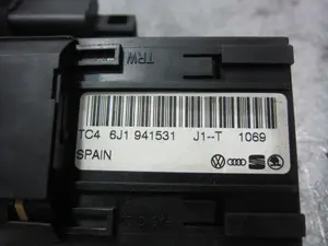 Foto de MANDO LUCES SEAT IBIZA BERLINA (6J5) 1.4 TDI (80 CV / 59 KW) referencia 6J1941531 foto 5