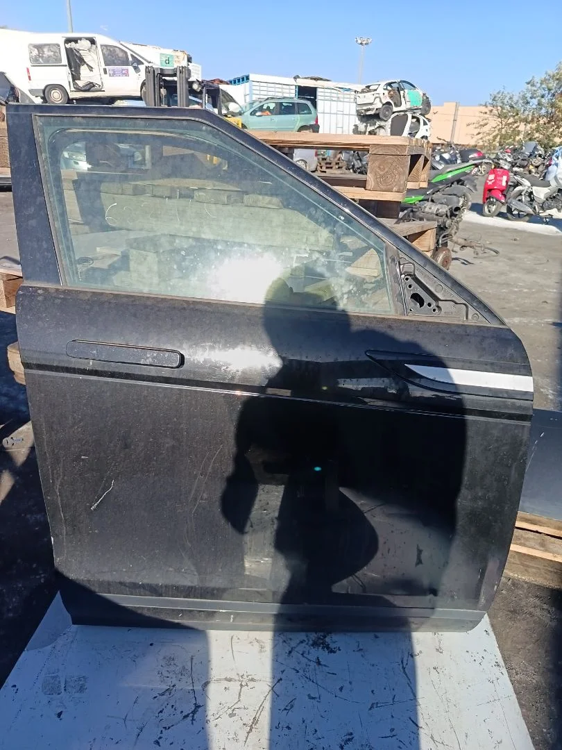 Foto de PUERTA DELANTERA DERECHA LAND ROVER RANGE ROVER EVOQUE 2.0 Td4 CAT (150 CV / 110 KW)