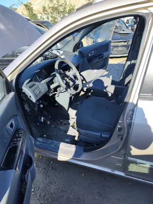 Foto de GOMAS CONTORNO PUERTA KIA CARENS (RS) 1.8 16V CAT (126 CV / 93 KW)