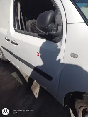 Foto de PUERTA DELANTERA DERECHA RENAULT KANGOO II (F/KW0) 1.5 dCi Diesel FAP (90 CV / 66 KW)