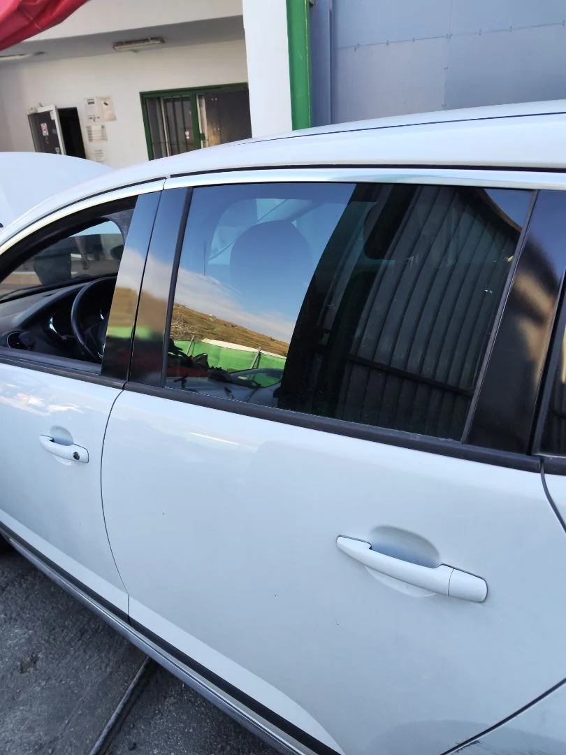 Foto de LUNA TRASERA IZQUIERDA PEUGEOT 3008 1.6 Blue-HDI FAP (120 CV / 88 KW) referencia 9811647680