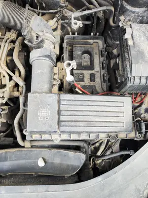 Foto de CAJA FILTRO AIRE VOLKSWAGEN GOLF PLUS V (5M1) 1.9 TDI (105 CV / 77 KW)