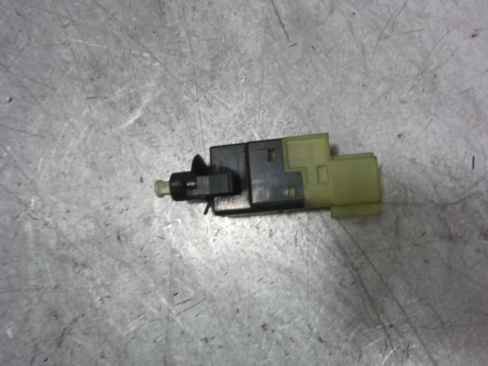 Foto de INTERRUPTOR MERCEDES-BENZ VIANO (639) 2.1 CDI CAT (150 CV / 110 KW) referencia A015456709