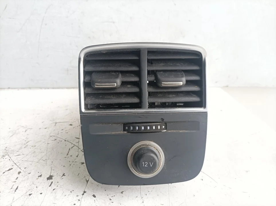 Foto de REJILLA AIREADORA AUDI A3 SEDÁN (8VM) referencia 8V0857042