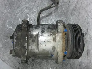 Foto de COMPRESOR AIRE ACONDICIONADO PEUGEOT 205 BERLINA 1.8 Diesel (60 CV / 44 KW) foto 2