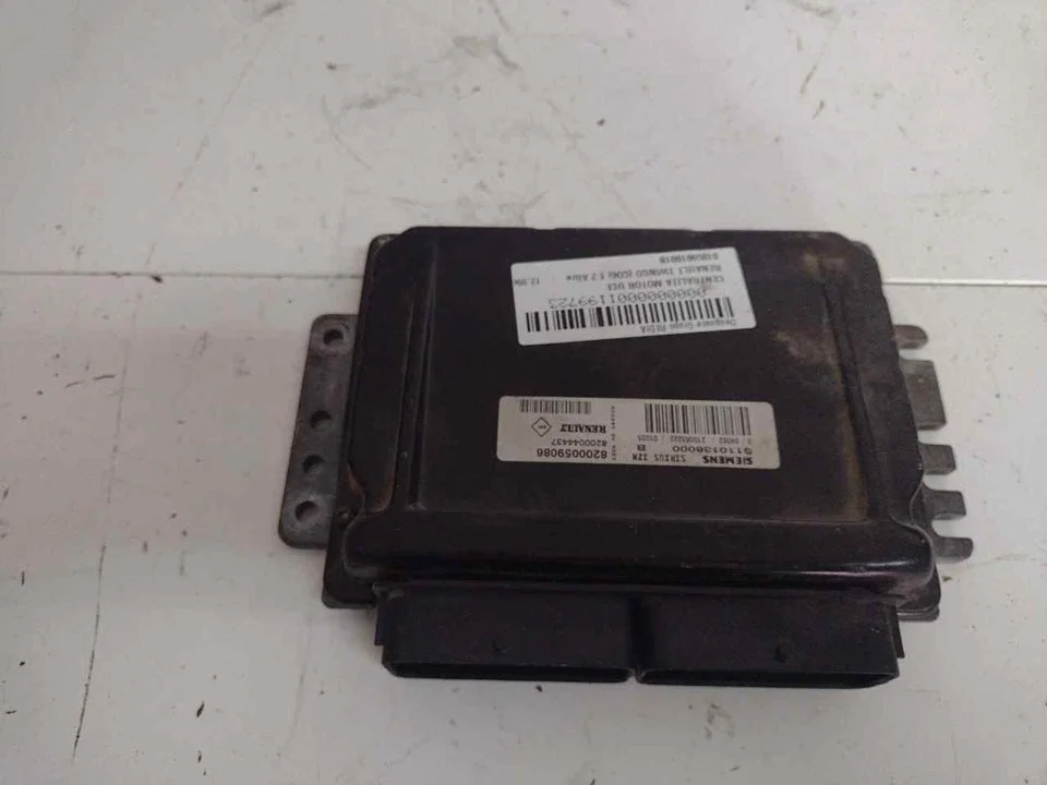 Foto de CENTRALITA MOTOR UCE RENAULT TWINGO I (C06) 1.2 (58 CV / 43 KW) referencia S110138000B
