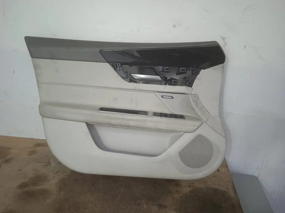 Foto de GUARNECIDO PUERTA DELANTERA IZQUIERDA JAGUAR XF 2.0 Diesel CAT (163 CV / 120 KW) referencia GX6323721A