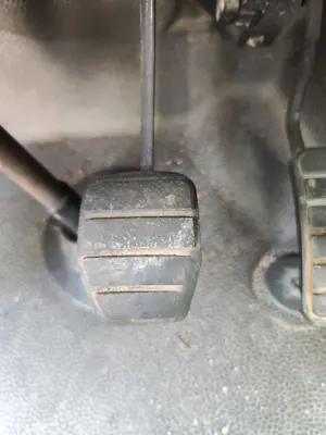 Foto de PEDAL FRENO NISSAN INTERSTAR (X70) 2.5 dCi Diesel CAT (114 CV / 84 KW)