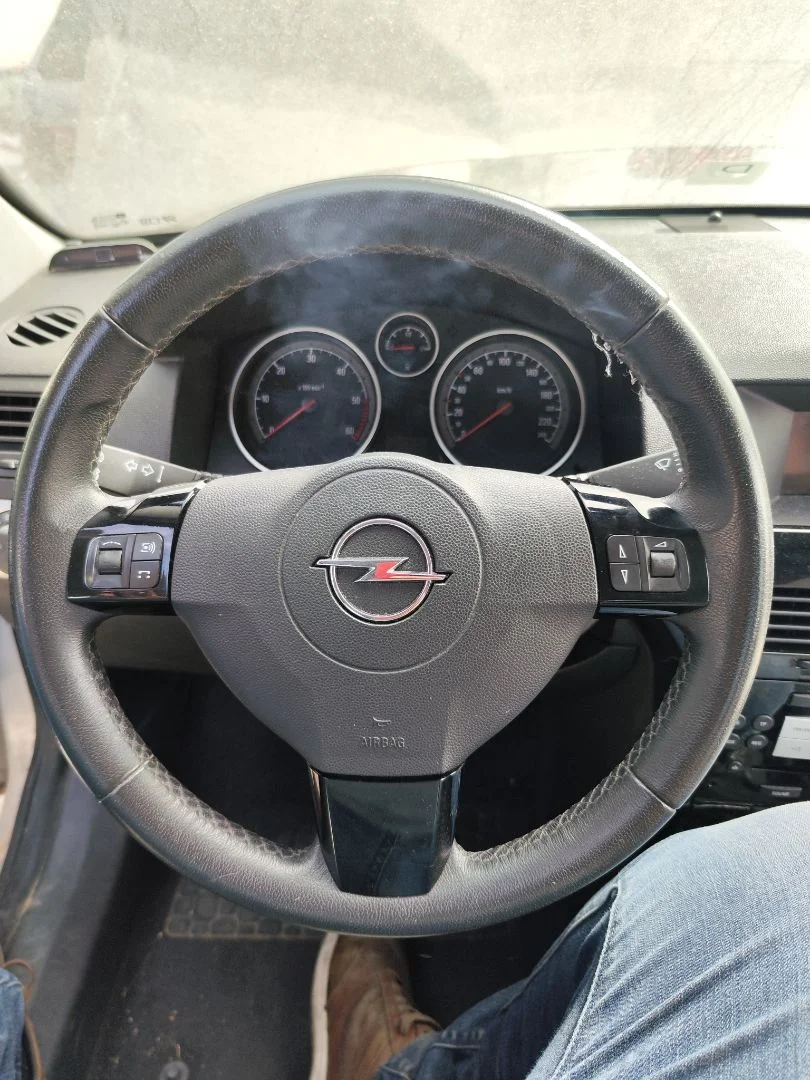 Foto de VOLANTE OPEL ASTRA H BERLINA 1.7 16V CDTI (110 CV / 81 KW) referencia 13234176