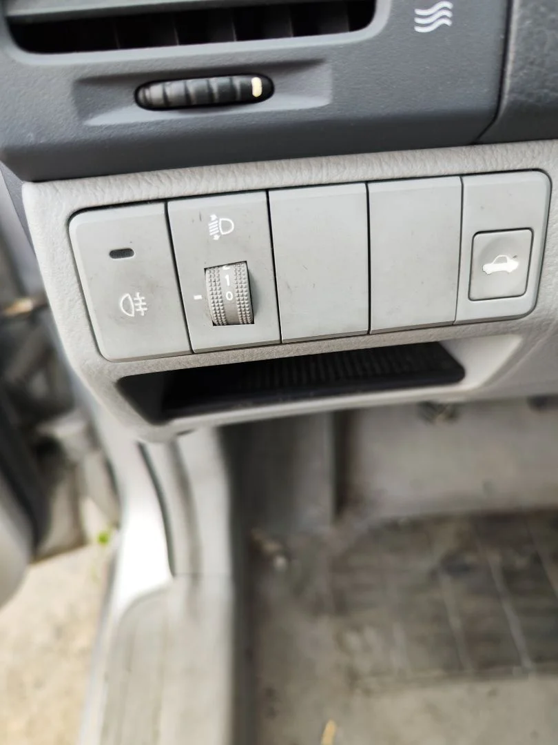 Foto de INTERRUPTOR KIA CERATO (LD) 1.5 CRDi (102 CV / 75 KW) referencia 933102F000IM