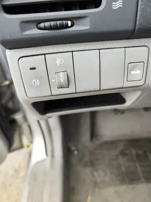 Foto de INTERRUPTOR KIA CERATO (LD) 1.5 CRDi (102 CV / 75 KW) referencia 933102F000IM