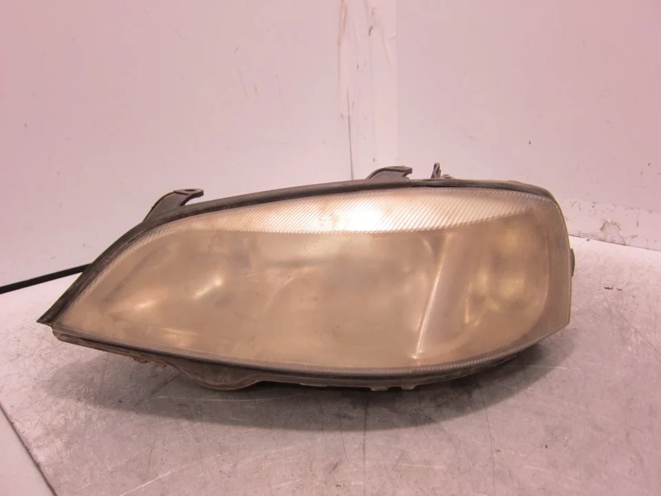 Foto de FARO IZQUIERDO OPEL ASTRA G BERLINA 1.6 (75 CV / 55 KW) referencia 90520877