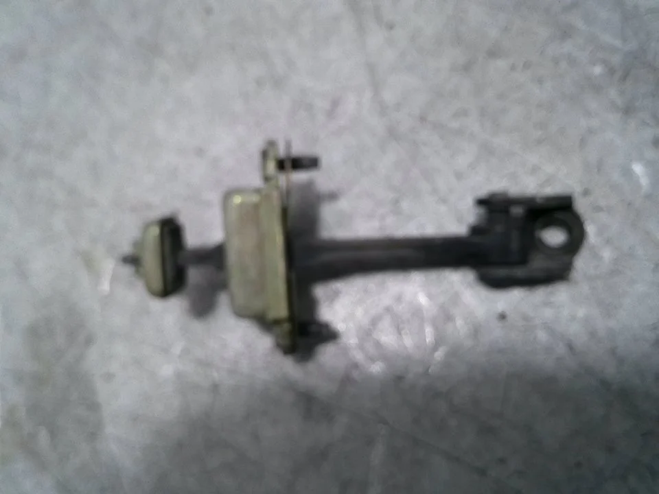 Foto de RETENEDOR PUERTA PEUGEOT 407 2.0 16V HDi FAP CAT (RHR / DW10BTED4) (136 CV / 100 KW)