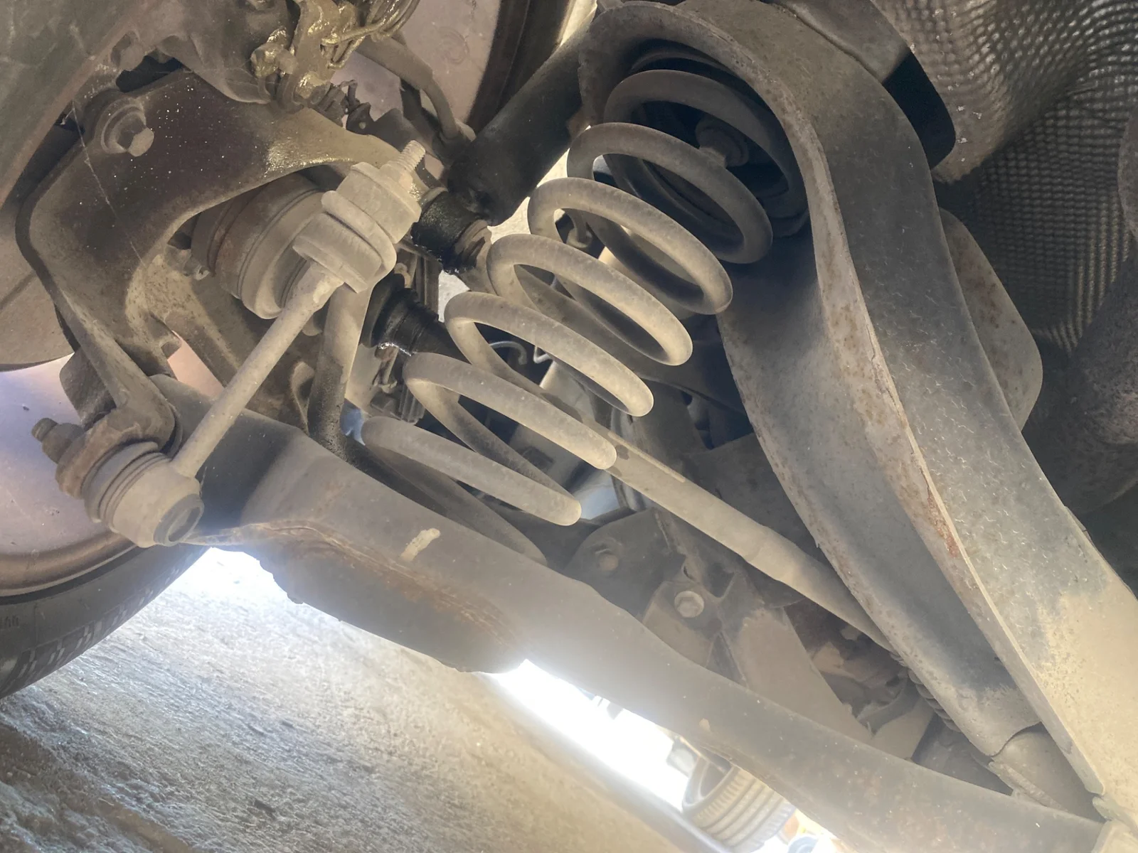 Foto de AMORTIGUADOR TRASERO IZQUIERDO FORD KUGA (CBV) 2.0 TDCi CAT (136 CV / 100 KW)
