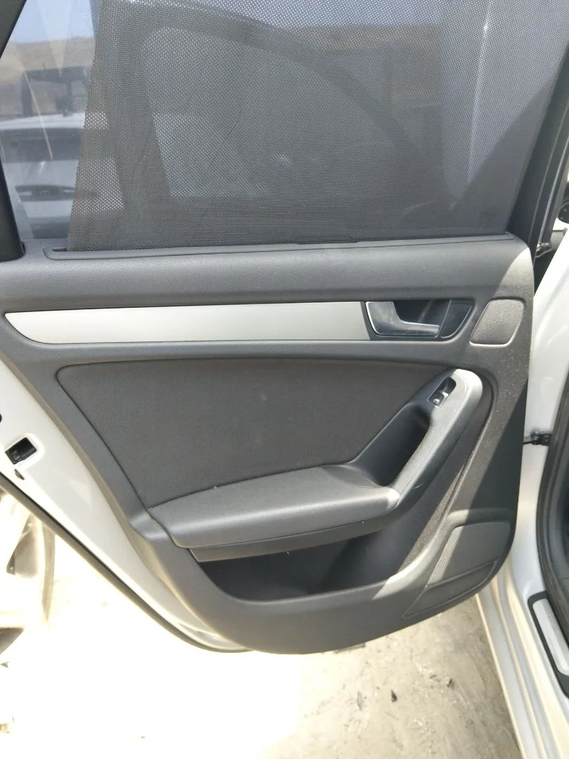 Foto de GUARNECIDO PUERTA TRASERA IZQUIERDA AUDI A4 BERLINA (8K2) 2.0 16V TDI (143 CV / 105 KW)
