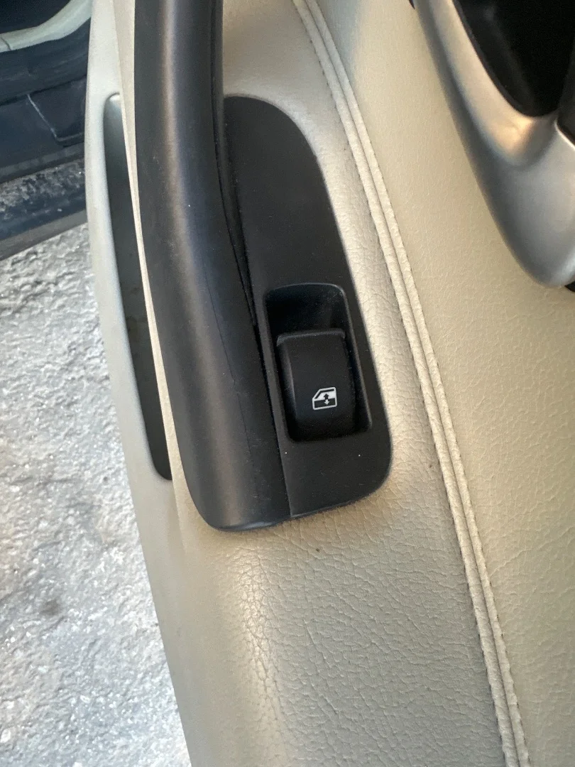 Foto de MANDO ELEVALUNAS TRASERO DERECHO SAAB 9-3 BERLINA 1.9 TiD CAT (150 CV / 110 KW)