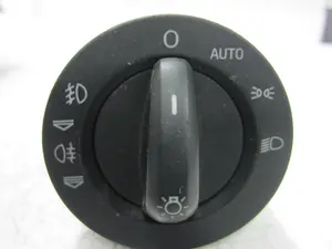 Foto de MANDO LUCES AUDI A6 BERLINA (4F2) 4.2 V8 40V (335 CV / 246 KW) referencia 4F1941531D foto 1