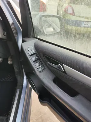 Foto de ELEVALUNAS DELANTERO DERECHO MERCEDES-BENZ CLASE B (BM 245) 2.0 CDI CAT (109 CV / 80 KW)