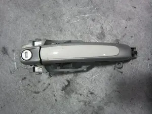 Foto de MANETA EXTERIOR DELANTERA IZQUIERDA PORSCHE CAYENNE (TIPO 92A) 3.0 V6 TDI CAT (239 CV / 176 KW) referencia 7L0837205G foto 1