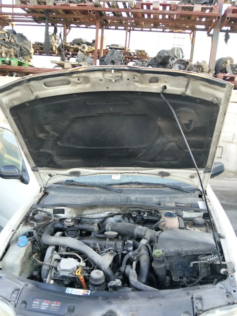 Foto de CAPO SEAT IBIZA (6K1) 1.9 TDI (90 CV / 66 KW) referencia 6K0823031B