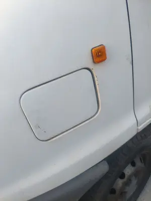 Foto de TAPA EXTERIOR COMBUSTIBLE CITROEN JUMPER FURGÓN 2.5 Diesel (86 CV / 63 KW)