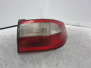 Foto de PILOTO TRASERO DERECHO RENAULT LAGUNA II (BG0) 1.9 dCi Diesel (120 CV / 88 KW) referencia 8200002474