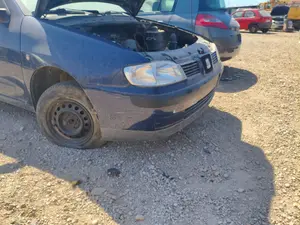 Foto de PARAGOLPES DELANTERO SEAT CORDOBA BERLINA (6K2) 1.4  (60 CV / 44 KW)