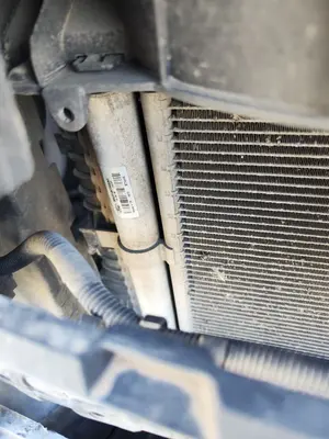 Foto de CONDENSADOR / RADIADOR  AIRE ACONDICIONADO FORD TRANSIT CHASIS CABINA (TTG) 2.0 TDCi CAT (170 CV / 125 KW)