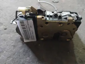 Foto de CERRADURA PUERTA DELANTERA DERECHA OPEL KADETT E 1.6 Diesel (54 CV / 40 KW) foto 3