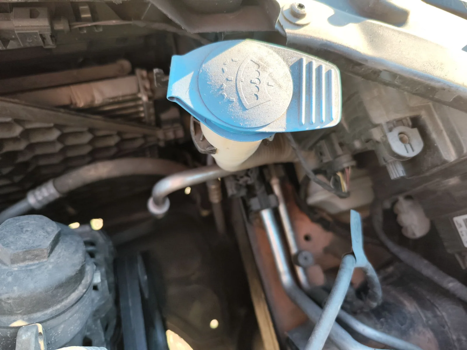 Foto de DEPOSITO LIMPIA VOLKSWAGEN POLO V (6R1) 1.2 (60 CV / 44 KW)