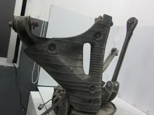 Foto de BRAZO SUSPENSION INFERIOR TRASERO DERECHO PORSCHE CAYENNE (TIPO 92A)