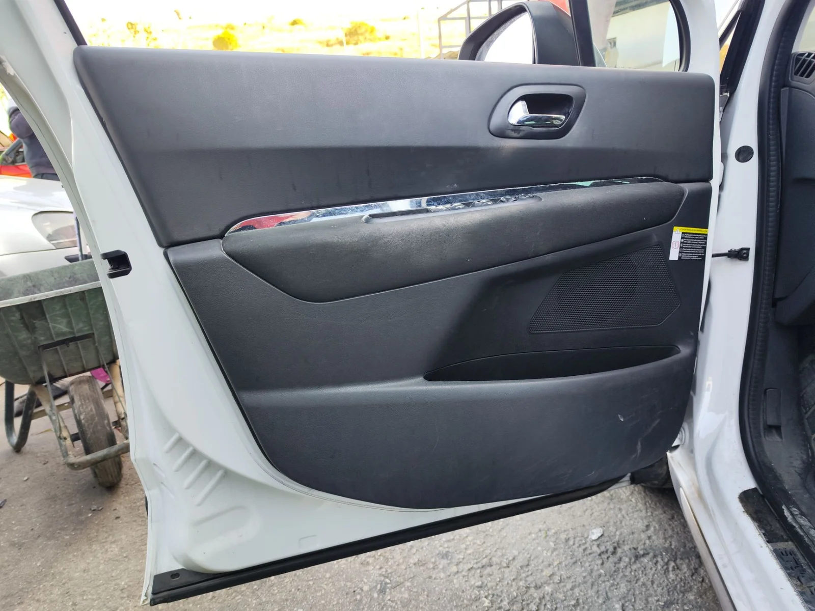 Foto de GUARNECIDO PUERTA DELANTERA IZQUIERDA PEUGEOT 3008 1.6 Blue-HDI FAP (120 CV / 88 KW)